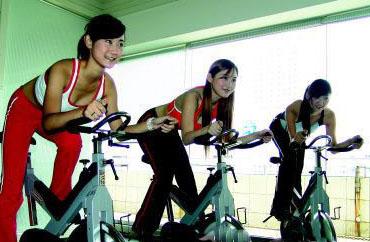 骑动感单车快乐减脂 - 健网