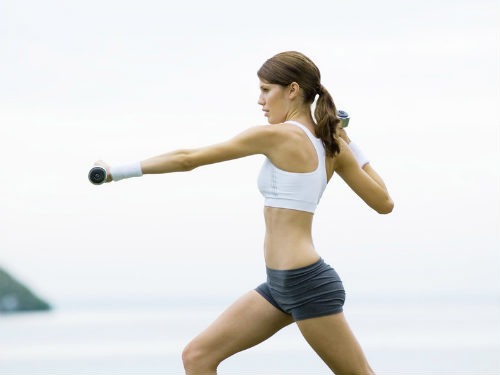 简单的哑铃减肥操,瘦身效果立竿见影 - 健网