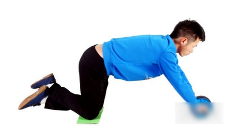 健腹轮锻炼方法图解 简单易懂效果好